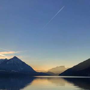 老挝裸休美女撒尿露脸视频
